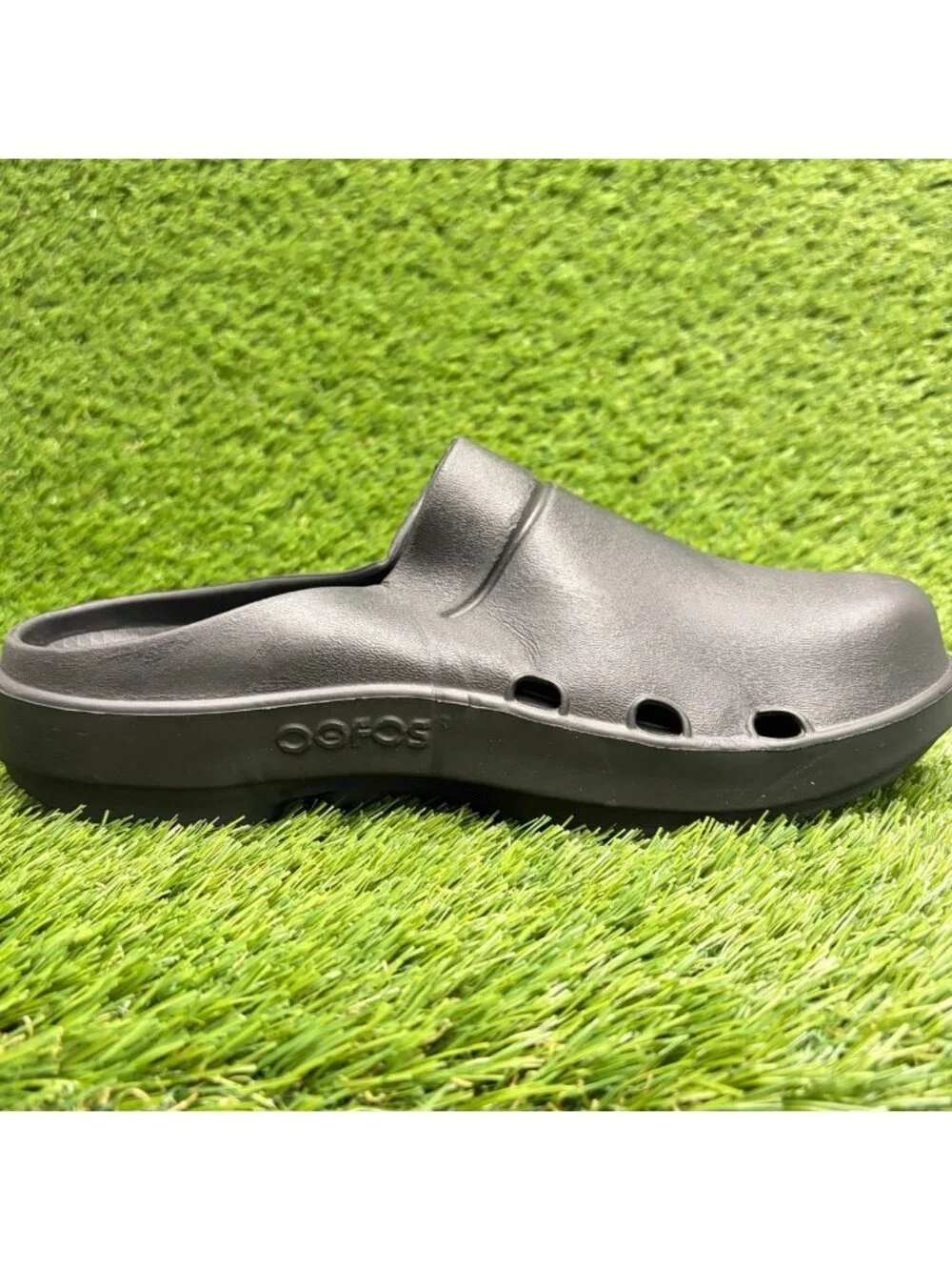 OOFOS OOcloog Clog Mens Size 8 Black Beach Outdoor Slip On Recovery Sandals